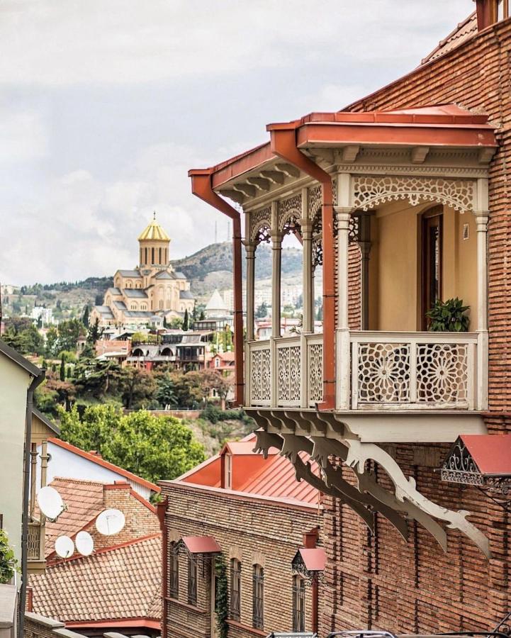 Siqvaruli Tbilisi Buitenkant foto
