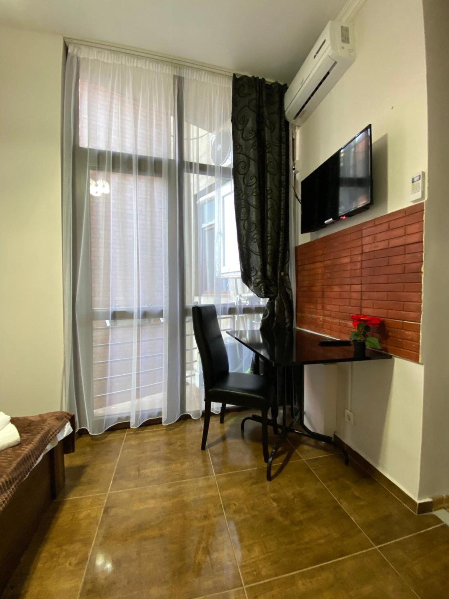Siqvaruli Tbilisi Buitenkant foto
