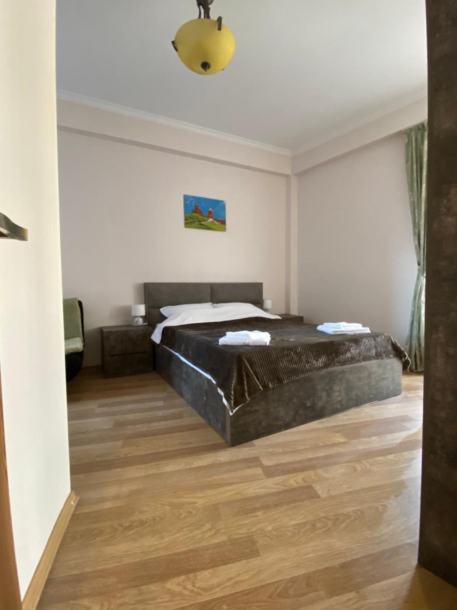 Siqvaruli Tbilisi Buitenkant foto